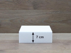 Square cake dummies with straight edges of 7 cm high