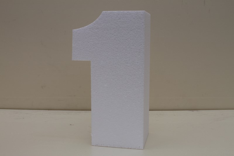 Number cake dummies with straight edges of 5 cm high