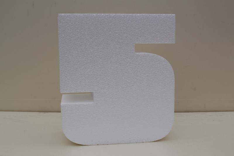 Number cake dummies with straight edges of 7 cm high